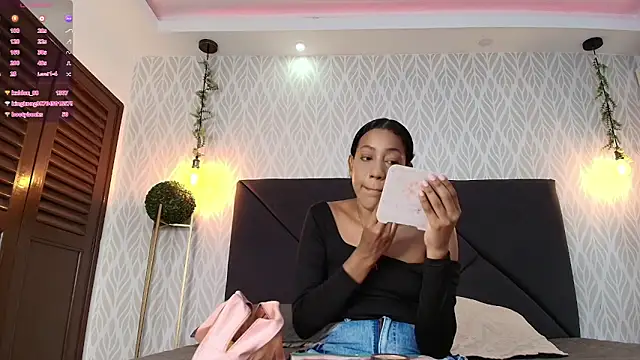 Snapshot of flavia_cruz chatting on 19, 11, 2025 flavia cruz online show from 19, 11, 2025