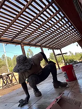 Andricastro online show from 4, 3, 2025