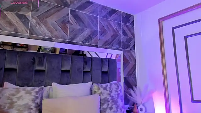 TaniaSmith1 online show from 24, 11, 2025