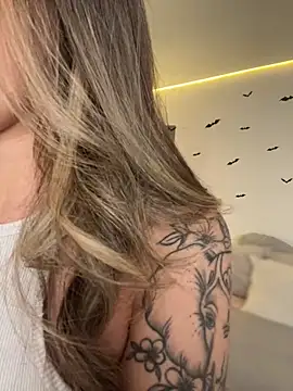 AmmyCollinsW online show from 8, 11, 2025