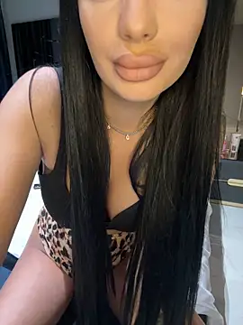 amirahylerr online show from 28, 1, 2025