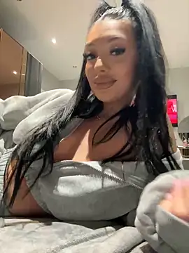 amirahylerr online show from 4, 2, 2025