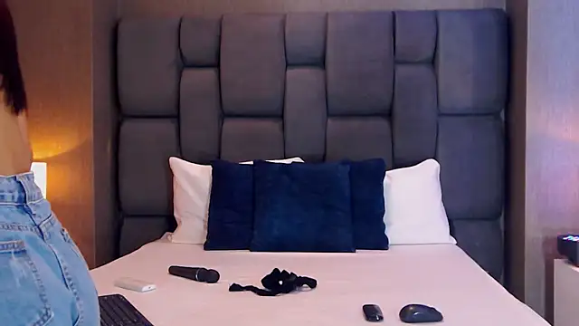 Snapshot of SophieWolkman chatting on 18, 3, 2025 SophieWolkman online show from 18, 3, 2025