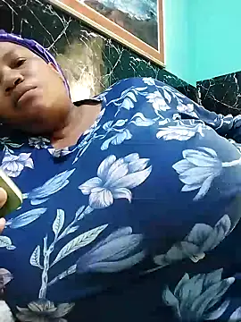 Snapshot of Bustyslave48 chatting on 17, 9, 2025 Bustyslave48 online show from 17, 9, 2025