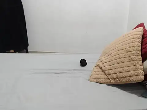 Snapshot of Bustyslave48 chatting on 18, 11, 2025 Bustyslave48 online show from 18, 11, 2025