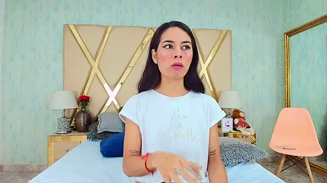 NicoleEsposito online show from 13, 2, 2025