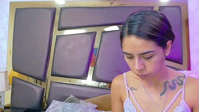 NicoleEsposito online show from 6, 11, 2025