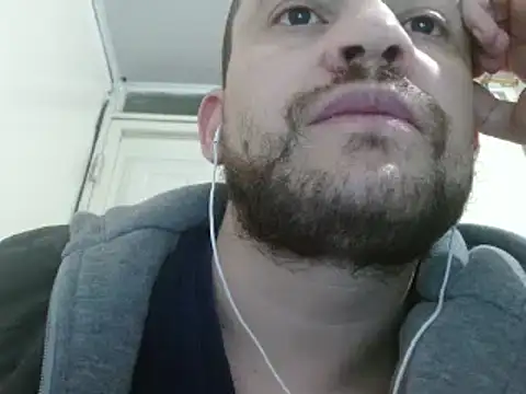 Snapshot of camiloking1720 chatting on 12, 12, 2024 camiloking1720 online show from 12, 12, 2024