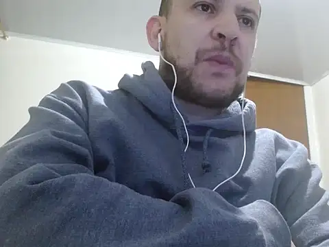 Snapshot of camiloking1720 chatting on 25, 9, 2025 camiloking1720 online show from 25, 9, 2025