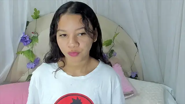 Snapshot of brithany_rousee chatting on 4, 2, 2025 brithany rousee online show from 4, 2, 2025