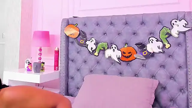 HaileeRoberts online show from 9, 10, 2025