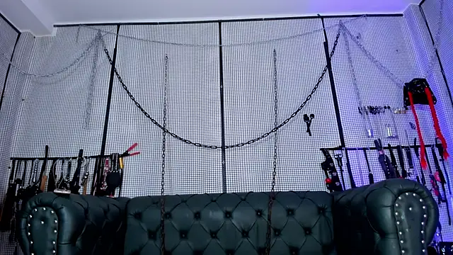 Snapshot of yey_bdsm chatting on 27, 9, 2025 yey bdsm online show from 27, 9, 2025