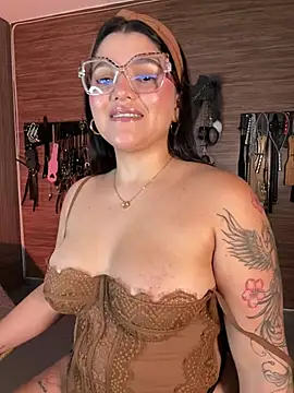 Snapshot of yey_bdsm chatting on 24, 5, 2026 yey bdsm online show from 24, 5, 2026