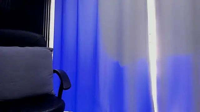 Snapshot of BambiiQueen chatting on 27, 12, 2024 BambiiQueen online show from 27, 12, 2024