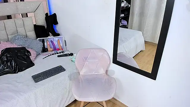 Snapshot of melody_bonnet chatting on 5, 2, 2026 melody bonnet online show from 5, 2, 2026