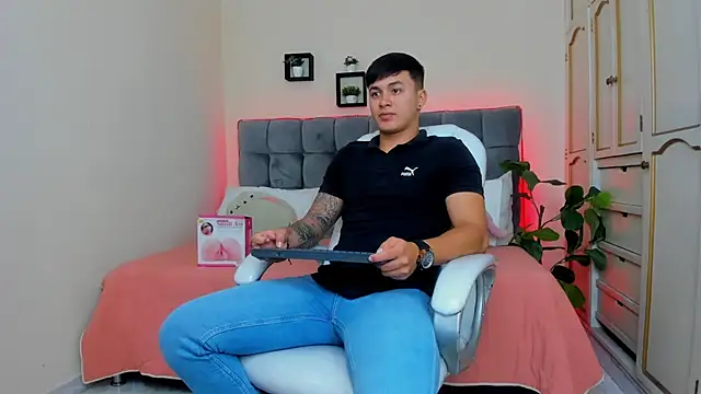 Cristopher strong online show from 21, 1, 2025