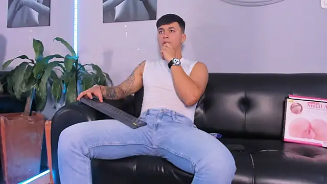 Cristopher strong online show from 27, 2, 2025