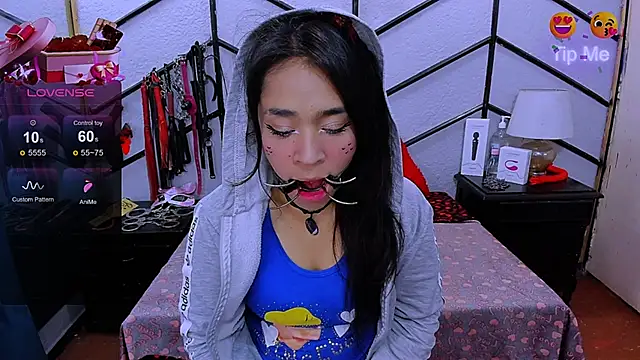 AlanaLuck online show from 8, 2, 2025