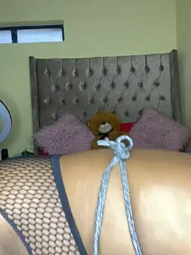 DarkBerry87 online show from 10, 2, 2025