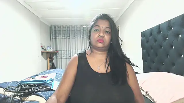 Snapshot of Indianmayaxoxo chatting on 8, 5, 2026 Indianmayaxoxo online show from 8, 5, 2026