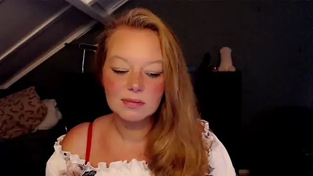 Snapshot of roxanna24 chatting on 31, 5, 2026 roxanna24 online show from 31, 5, 2026
