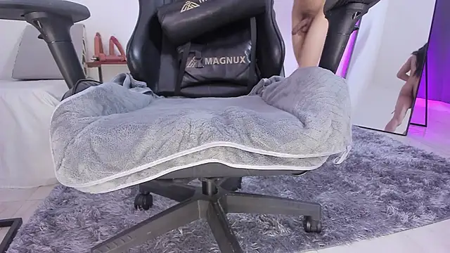 Snapshot of selena_robertss_ chatting on 28, 2, 2026 selena robertss online show from 28, 2, 2026