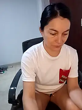 renata hot1 online show from 5, 2, 2025