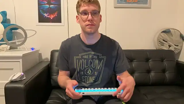 BlueEyedTallGuy94 online show from 22, 12, 2024