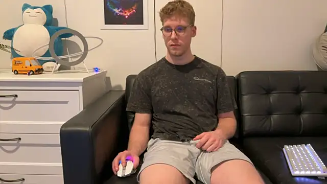 BlueEyedTallGuy94 online show from 24, 12, 2024