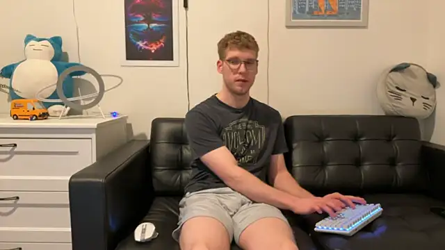 BlueEyedTallGuy94 online show from 31, 12, 2024