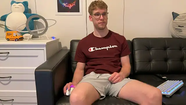 BlueEyedTallGuy94 online show from 8, 1, 2025