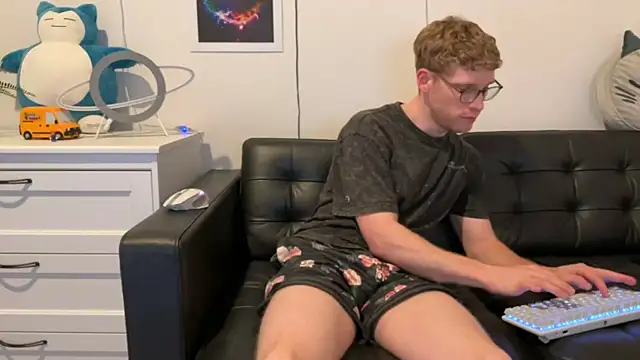 BlueEyedTallGuy94 online show from 9, 1, 2025