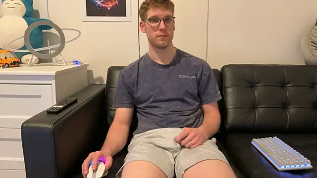 BlueEyedTallGuy94 online show from 12, 1, 2025