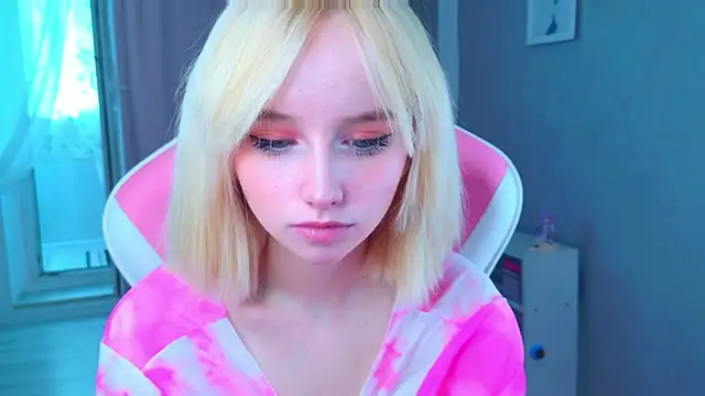 b4by LoL1 online show from 2, 4, 2026