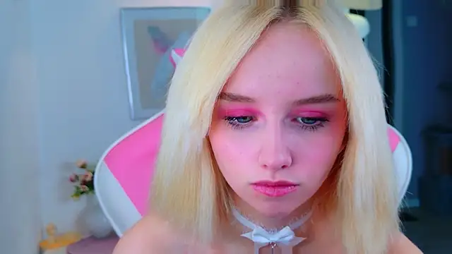 b4by LoL1 online show from 16, 4, 2026