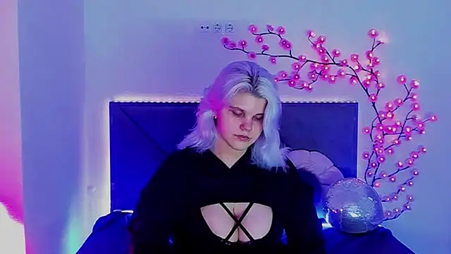 JoannLowe online show from 30, 3, 2026