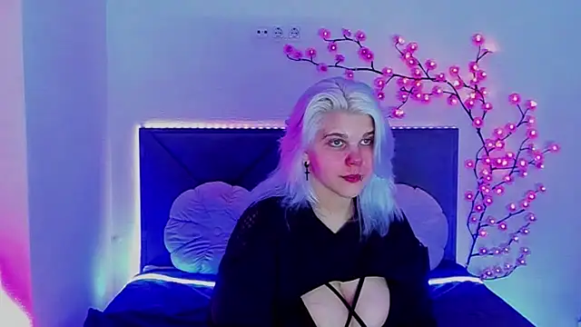 JoannLowe online show from 15, 4, 2026