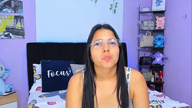 Snapshot of sara_mendez2 chatting on 6, 1, 2025 sara mendez2 online show from 6, 1, 2025