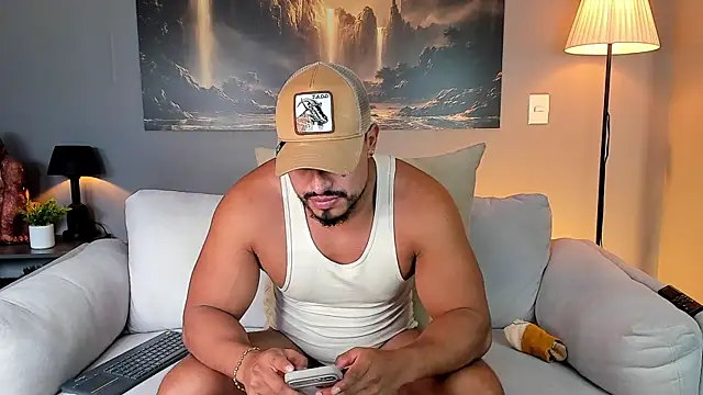 Snapshot of ApoloMakris chatting on 4, 6, 2026 ApoloMakris online show from 4, 6, 2026