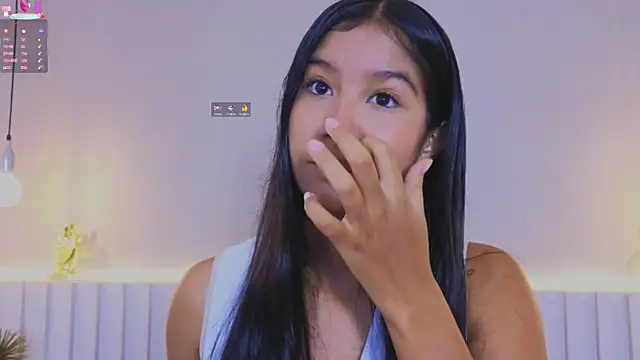 Snapshot of Aida_moreno chatting on 7, 10, 2025 Aida moreno online show from 7, 10, 2025