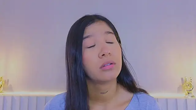 Snapshot of Aida_moreno chatting on 8, 10, 2025 Aida moreno online show from 8, 10, 2025