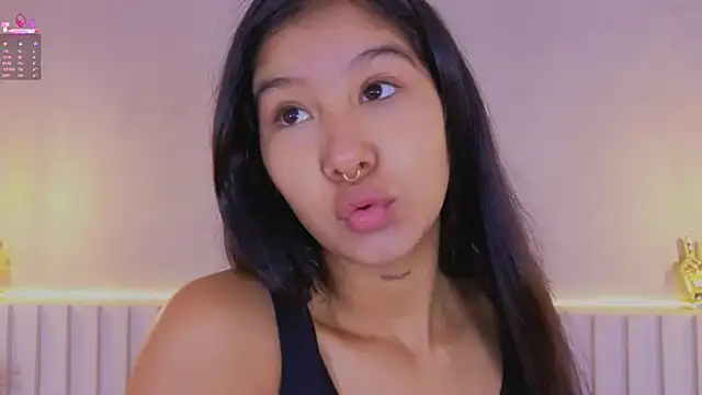 Snapshot of Aida_moreno chatting on 4, 11, 2025 Aida moreno online show from 4, 11, 2025