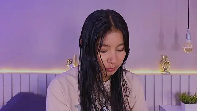 Snapshot of Aida_moreno chatting on 5, 11, 2025 Aida moreno online show from 5, 11, 2025