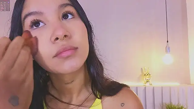 Snapshot of Aida_moreno chatting on 20, 11, 2025 Aida moreno online show from 20, 11, 2025