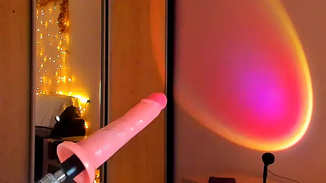 May Flower online show from 20, 1, 2025