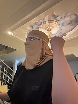 malak nanyy online show from 15, 4, 2026