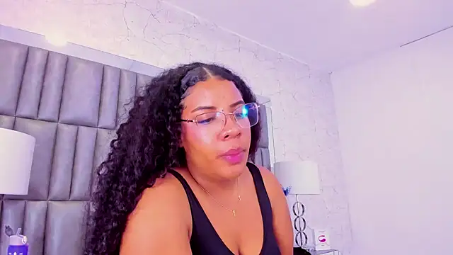 Snapshot of MelannyTylor chatting on 6, 12, 2024 MelannyTylor online show from 6, 12, 2024