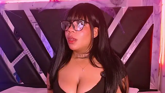 Snapshot of MelannyTylor chatting on 8, 10, 2025 MelannyTylor online show from 8, 10, 2025