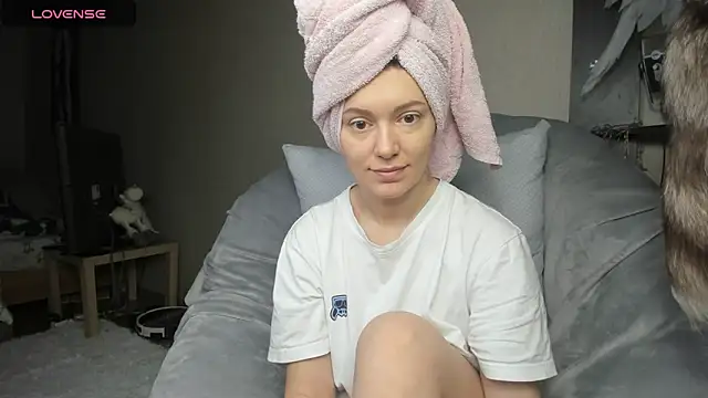 foxy blond online show from 21, 3, 2025