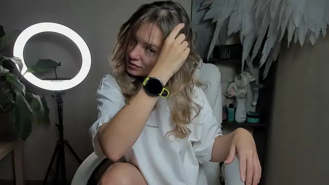 foxy blond online show from 15, 9, 2025